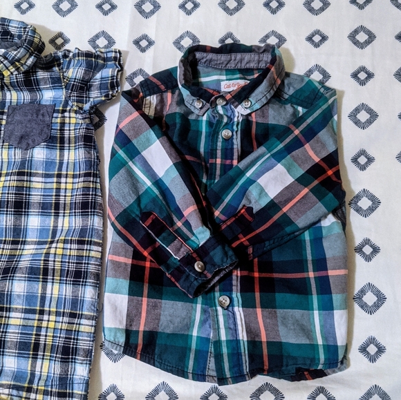 Button down Clothes. - Picture 3 of 4